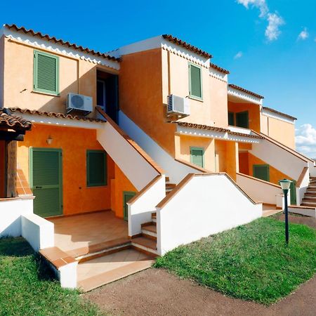Hotel Baia Aranzos Pittulongu Exterior photo