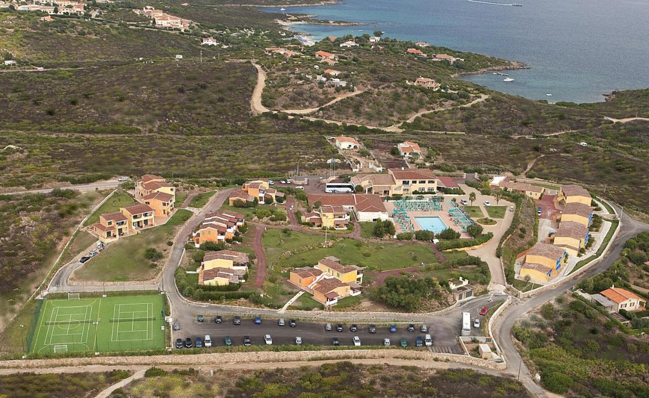 Hotel Baia Aranzos Pittulongu Exterior photo