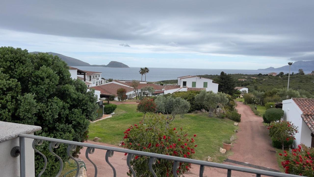 Hotel Baia Aranzos Pittulongu Exterior photo